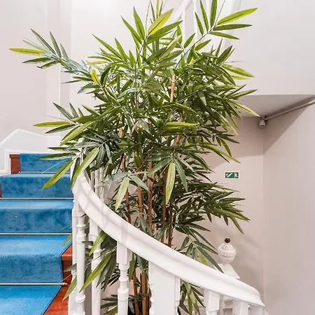 Victoria Project - - Private Parking