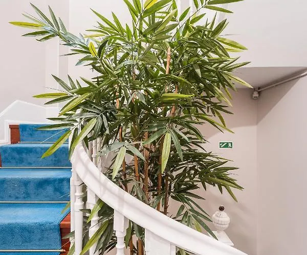 Victoria Project - - Private Parking